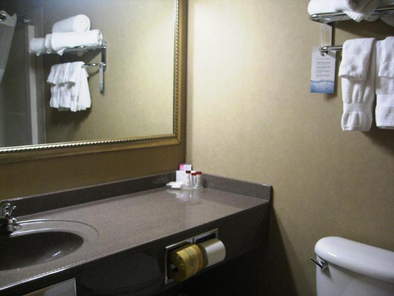 Ramada By Wyndham Drumheller Hotel & Suites Экстерьер фото